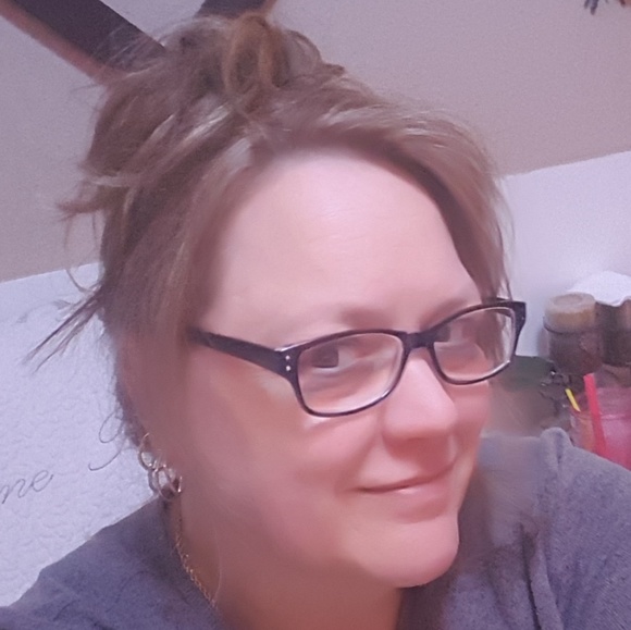 Meet your Posher, Christina - Picture 1 of 1